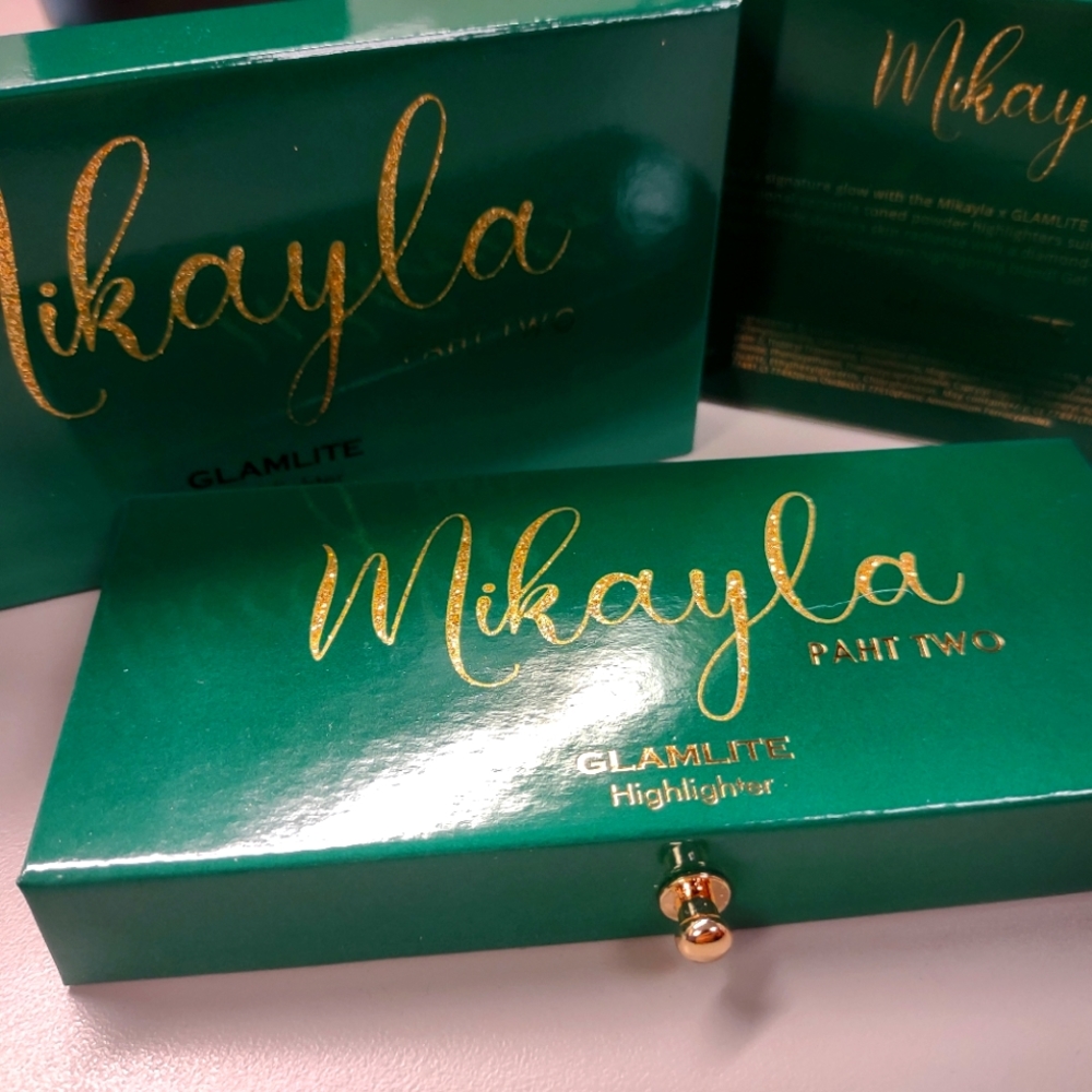 MIKAYLA PAHT TWO DUOCHROME HIGHLIGHTER PALETTE OBO